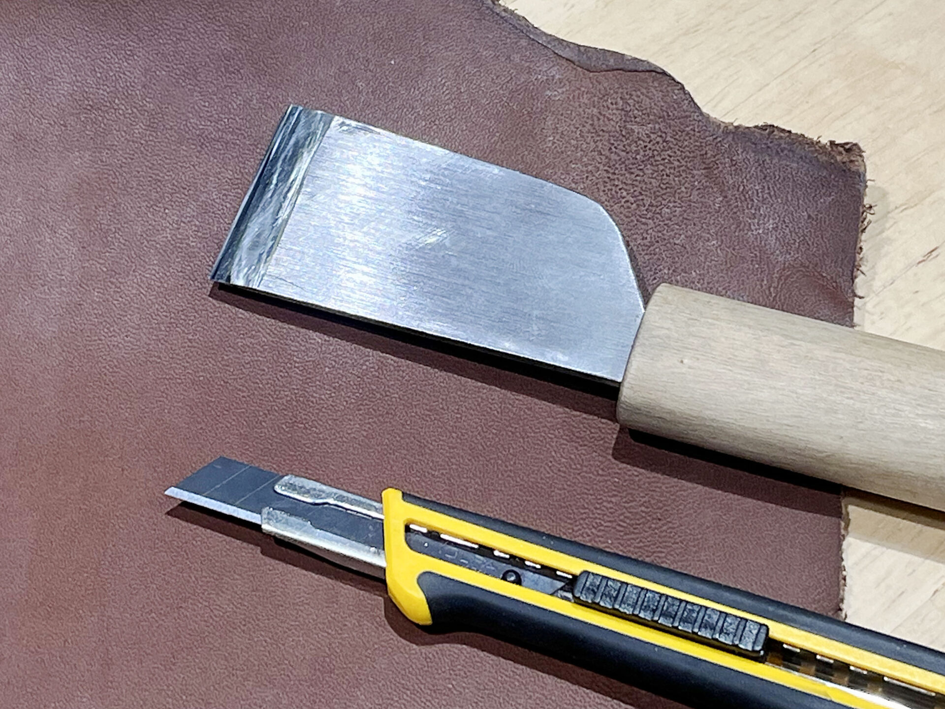 革包丁とカッターナイフ：メリットとデメリットを比較