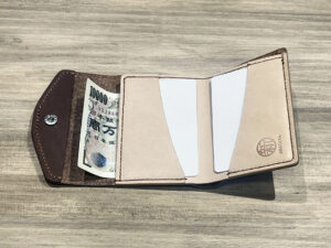 シンプルで使いやすい三つ折り財布を作ってみた。