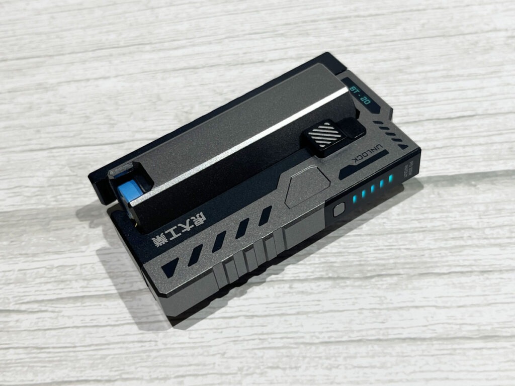 虎大工業BT-20:18650バッテリー(長さ約65mm)を使用