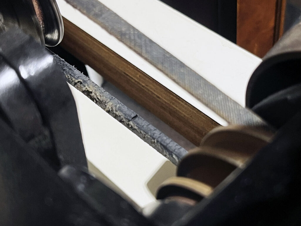 革漉き機のベルト補修:ベルト補修前