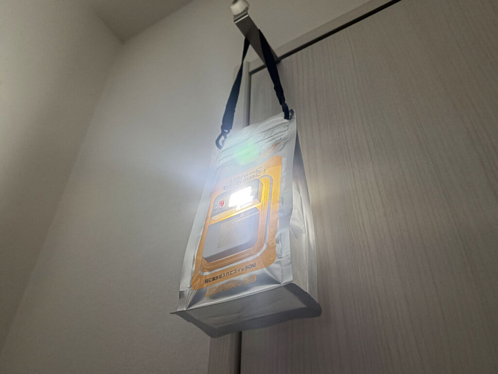 塩水ランプ「水の灯」：補助的な明るさ